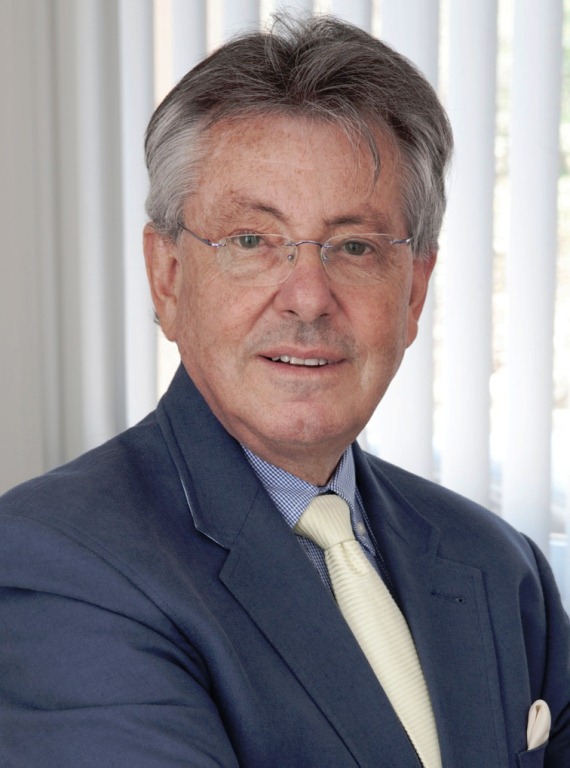 Dr. Ernesto Guillem, director de Marbella Cosmetic High Care Clinic