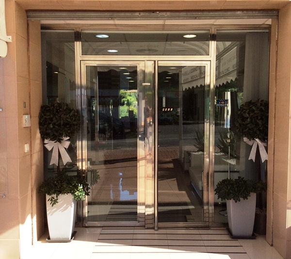 Marbella Cosmetic High Care Clinic exterior