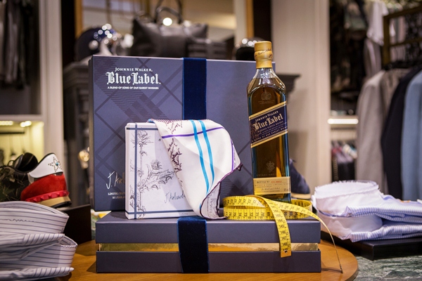 juan avellaneda y johnie walker