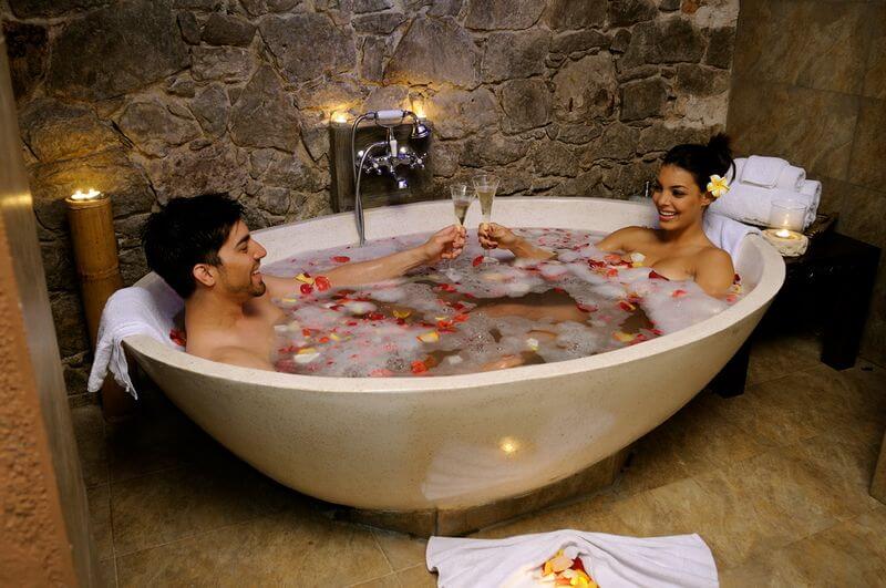 Baño sensual en pareja
