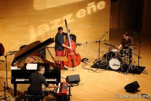 PAU VIGUER TRIO