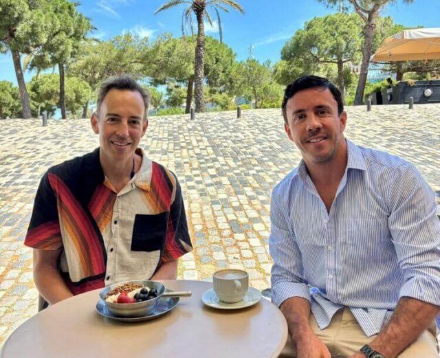 André Pedroso y Pedro Artur Casa Do Açai André y Pedro