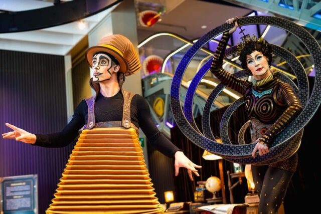 Cirque du 
Soleil KURIOS