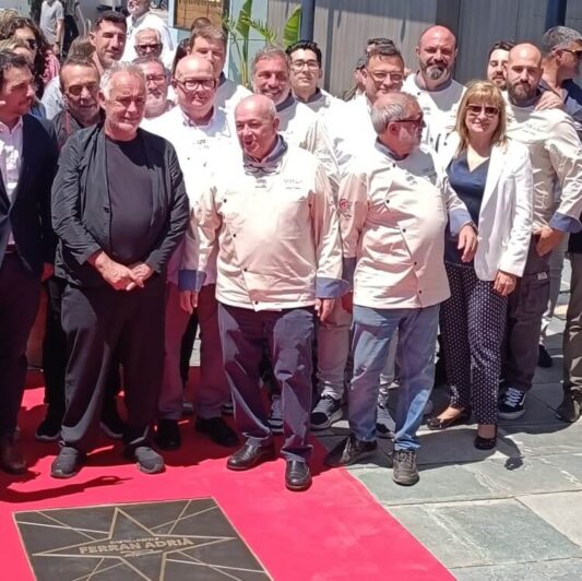 Ferran Adria y el gremio de cocineros de Castelldefels