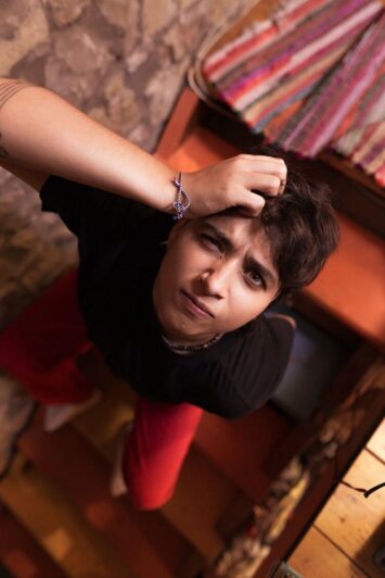 Less cantante