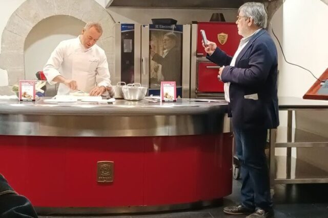 - Presentación a cargo de Jose María Toro y Faustino Monje (chef de la Escuela Hofmann)