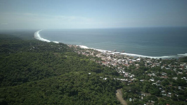 El Salvador Camino a Surf City