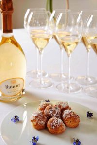 ruinart-house-1729_dining-experiences-petits-choux