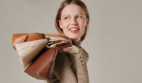 Bolso mini de mano Leandra
